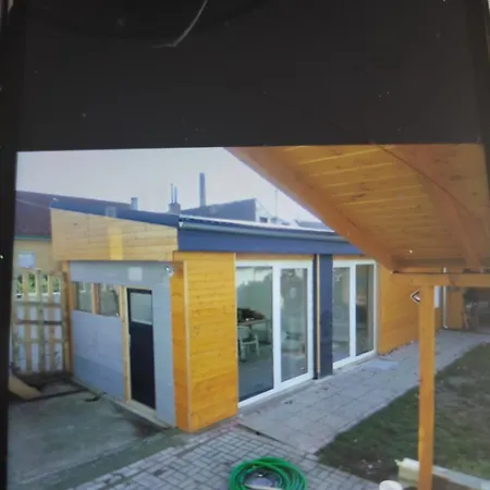 Homestay Lccna Samostatna Izba V Piestanoch Bratislava
